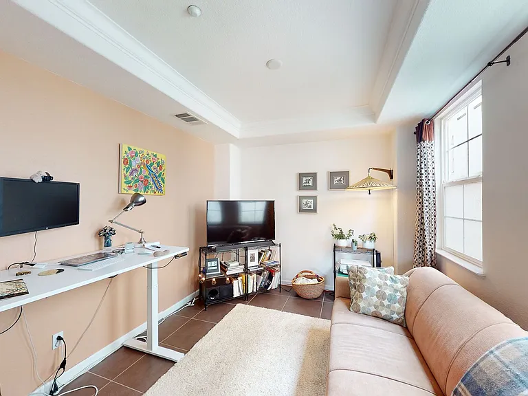 2811 Quarryhill Ave — Photo 3