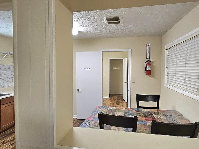 3223 Shallowford Rd NE — Photo 3