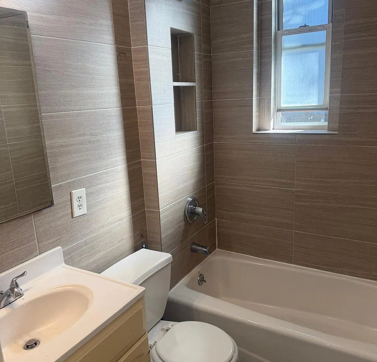 1 bed, $2,450 — Photo 3
