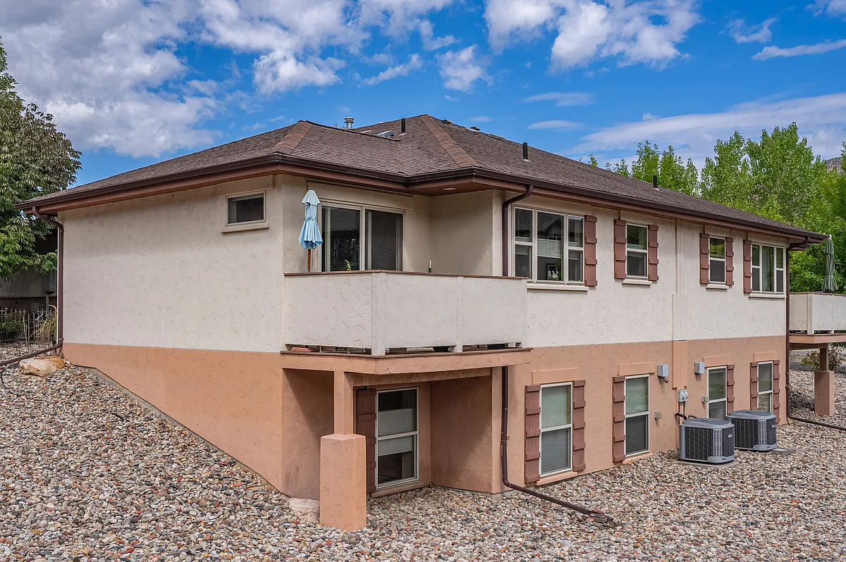 Building Photo - 340 Castle Ridge Dr
