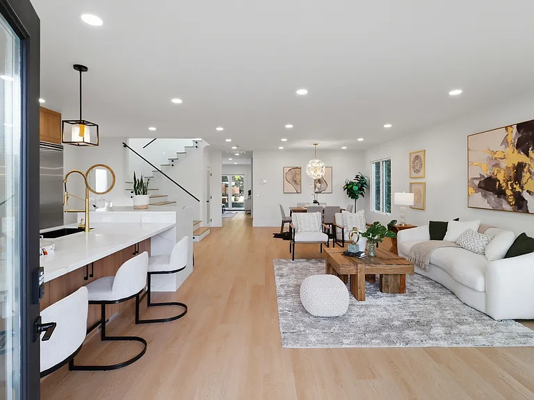 21 Cambridge Way — Photo 3