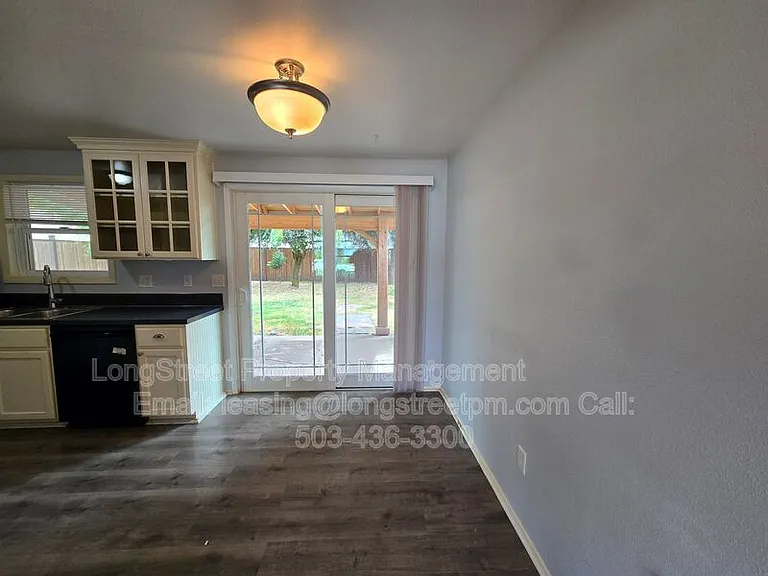 968 NW Cleveland Ave — Photo 16