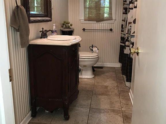 4th image of 3705 Lucinda Dr