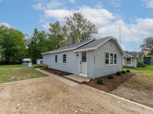 4977 Woodward, Coloma, MI 49038