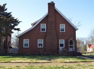 8316 Racquet Dr, Saint Louis, MO 63121