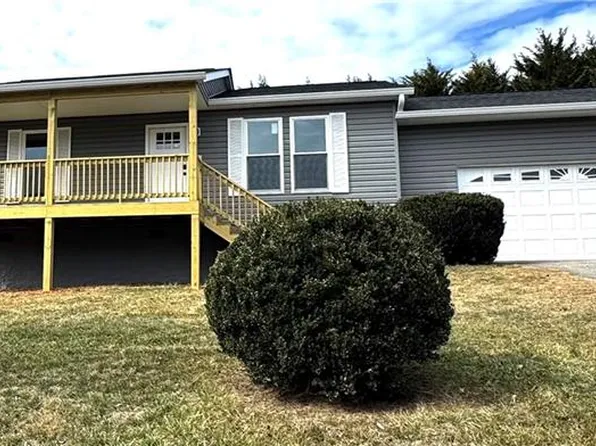 22 Sydney Ln, Asheville, NC 28806