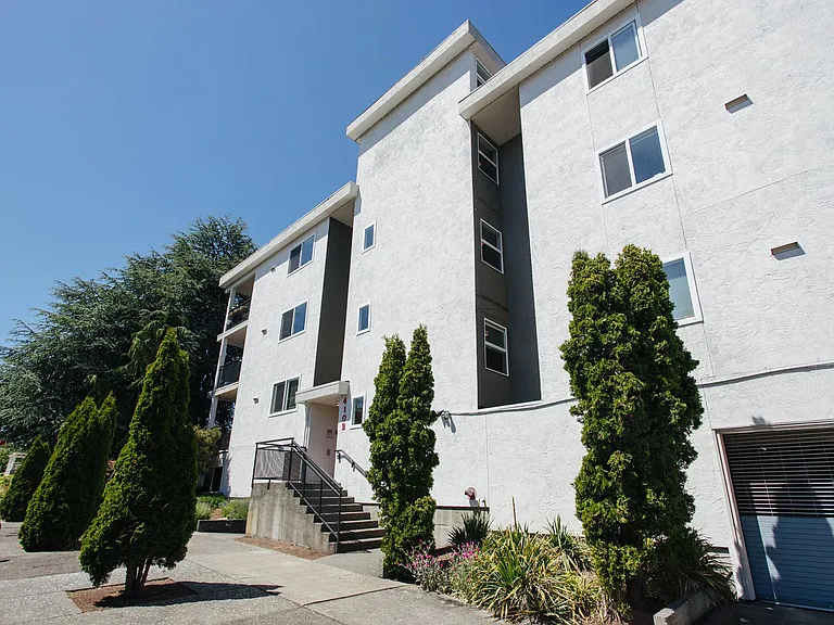 Rose Alice Apartments — Photo 1