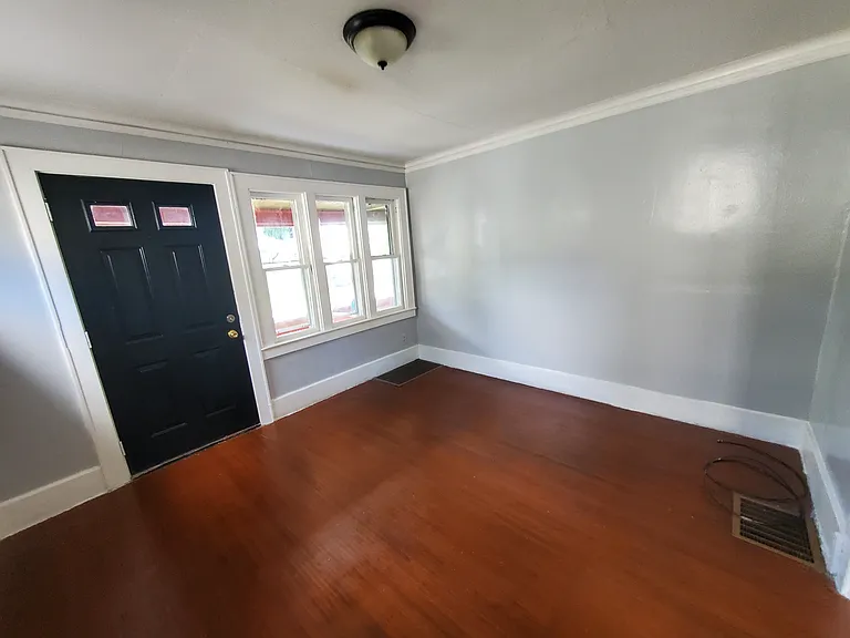 69 Ellison St #3 — Photo 4