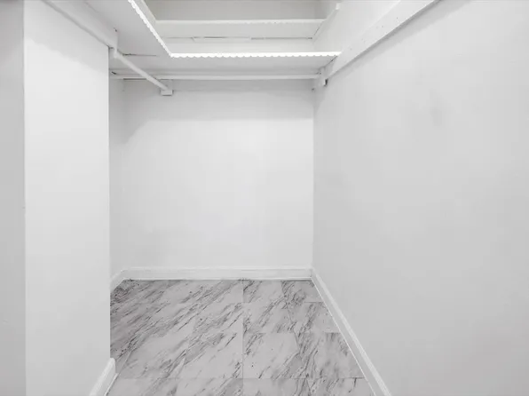 301 East 48th Street image 14 of 20