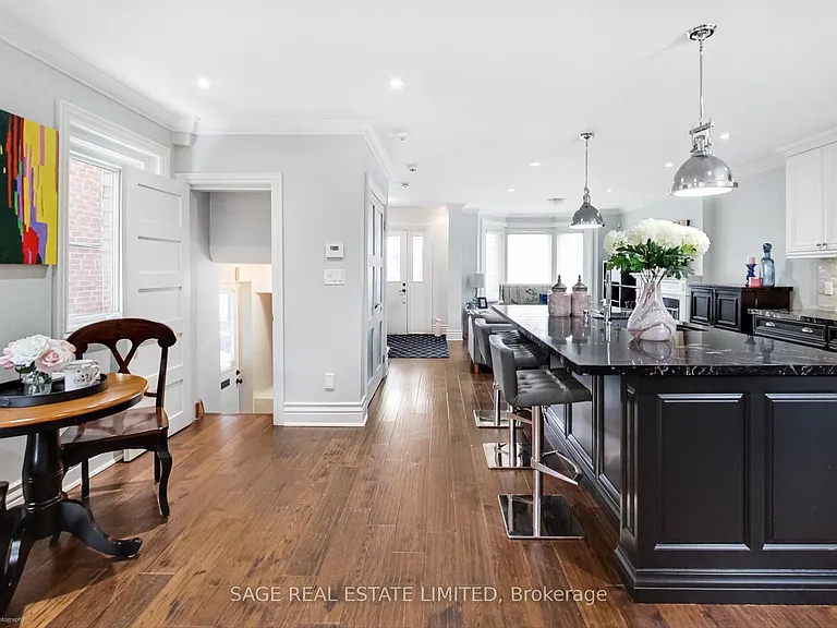 108 Beresford Ave — Photo 16
