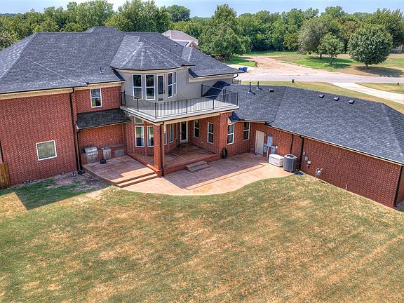 5th image of 110 Bramble Bush Ln