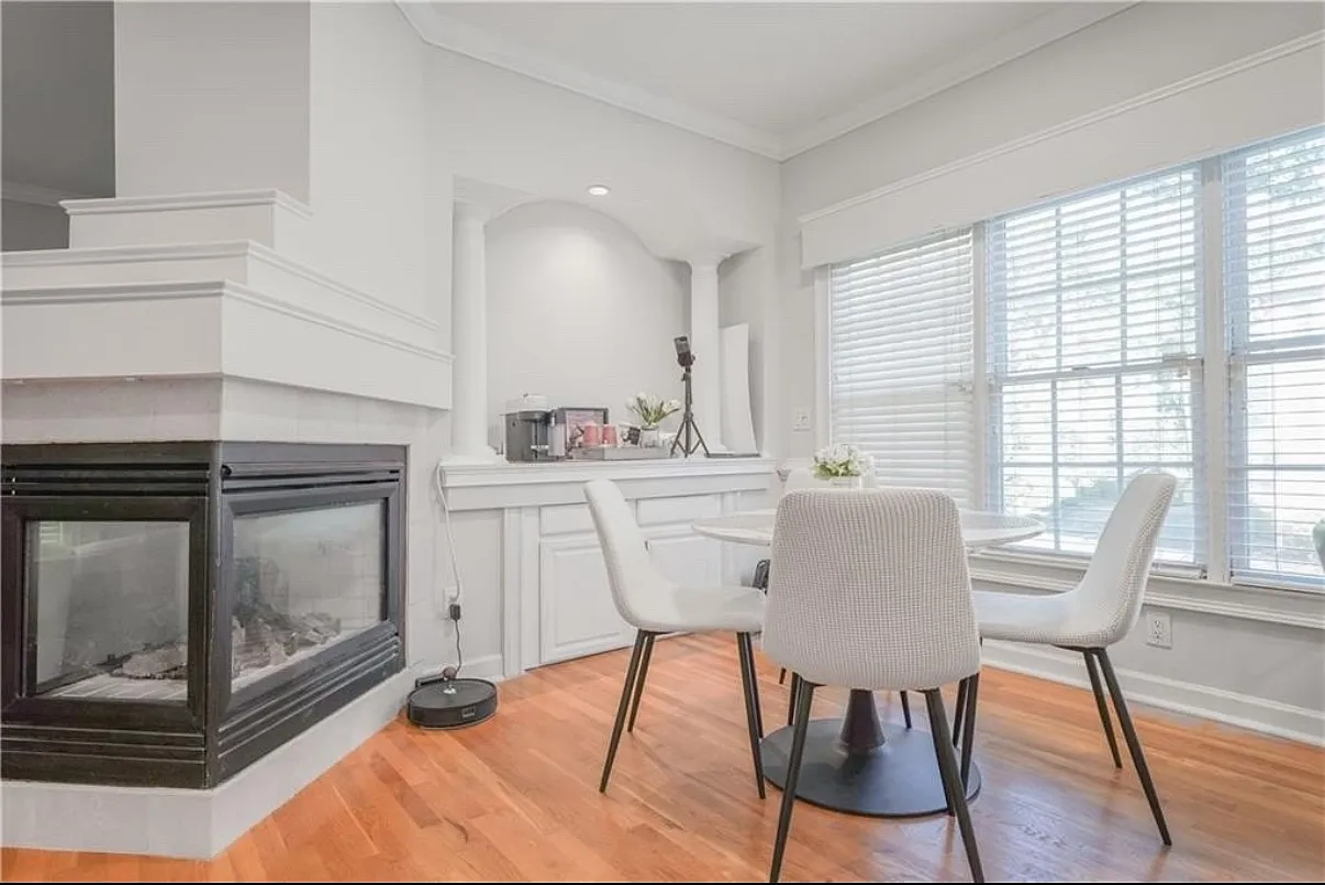 3 bed, 1850 sqft, $2,800 — Photo 4