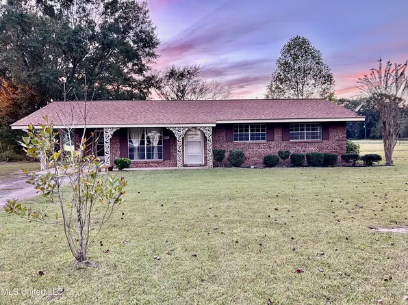 1108 Pine St, Taylorsville, MS 39168