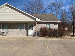 304 E 3rd St APT 7, Douglass, KS 67039
