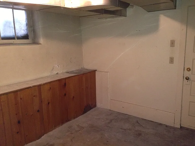 443 S Douglas St — Photo 12