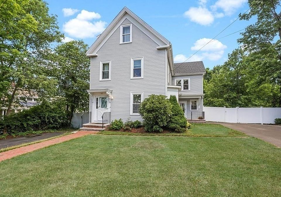 1st image of 146 Pond St #146
