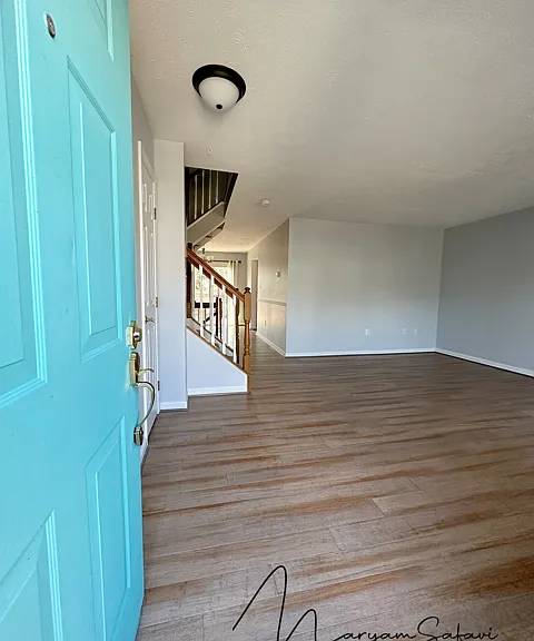 1652 Elkwood Ct — Photo 2