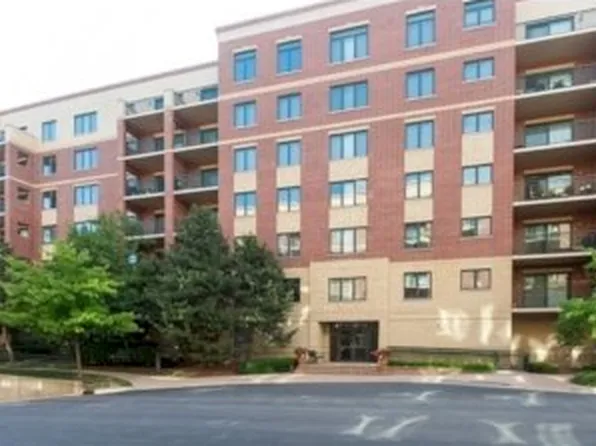 20 S Main St #3-512, Mount Prospect, IL 60056