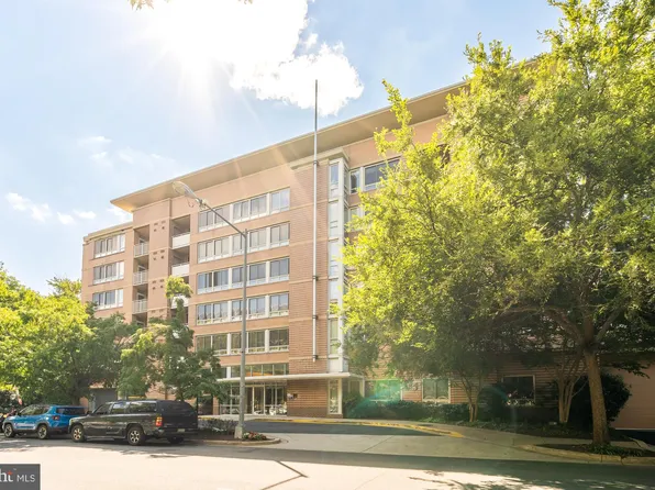 350 G St SW APT N121, Washington, DC 20024