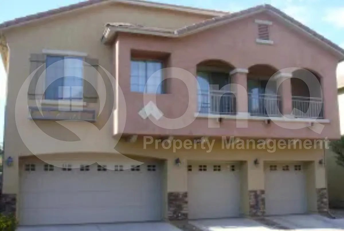 2 bed, 2.5 bath, 1086 sqft, $1,749 — Photo 1