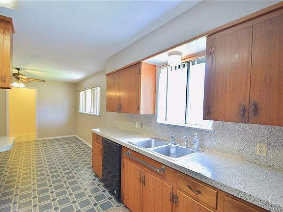 5th image of 1700 Anita St
