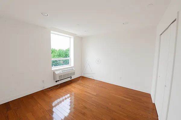 Rented by Peter Ashe | media 22