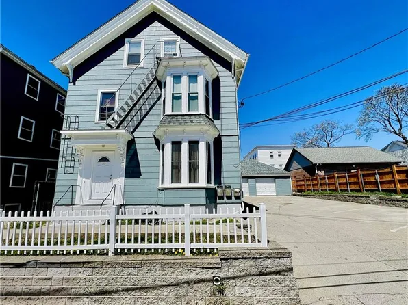 25 Ayr St, Central Falls, RI 02863