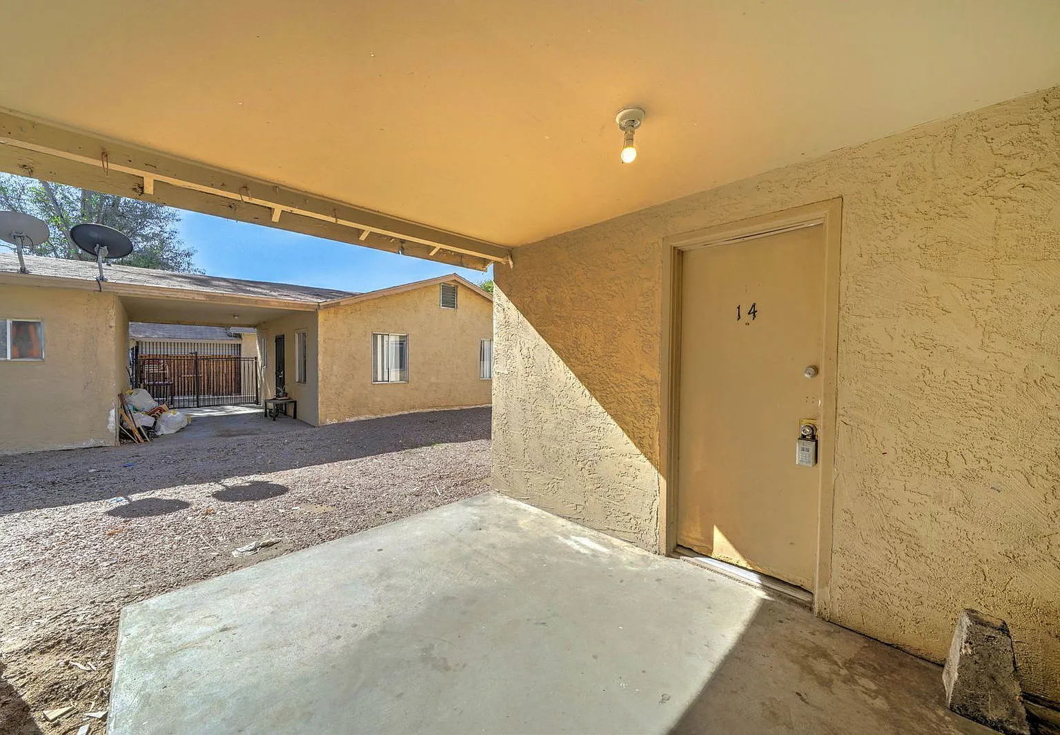 1 bed, 1.0 bath, 616 sqft, $999 — Photo 2