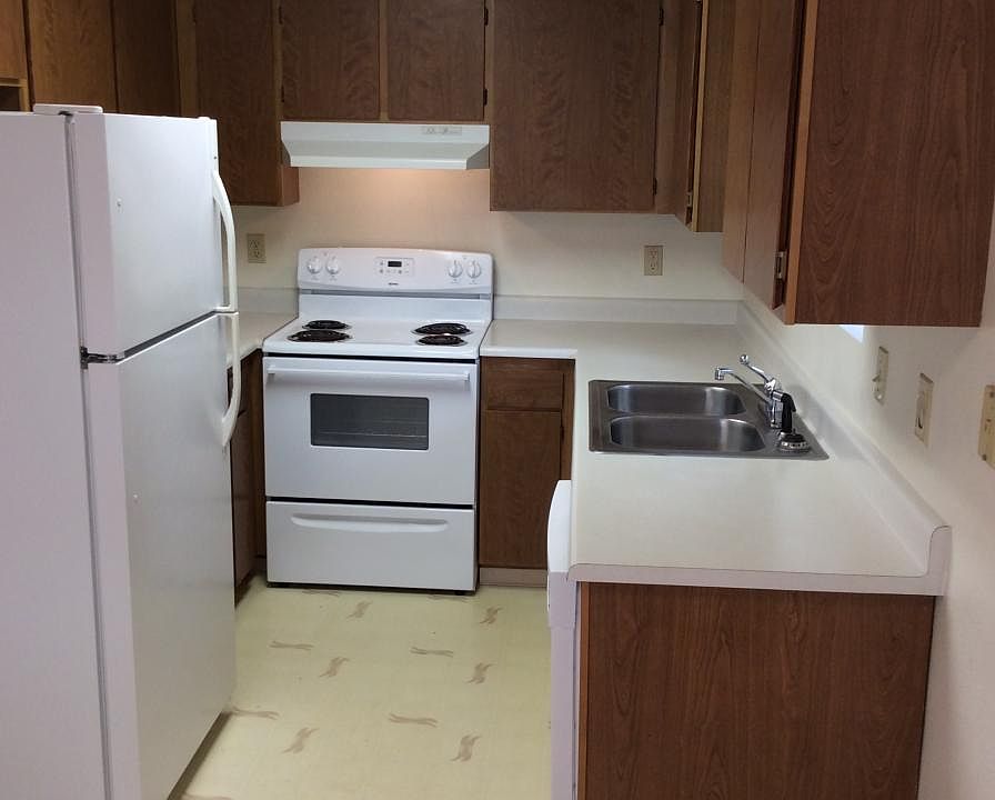 2nd image of 1814 NE Fairview Ave APT B