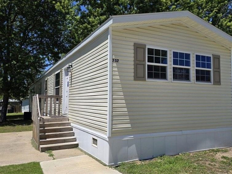 757 SE Ridgeview Dr #403, Topeka, KS 66609 | Zillow