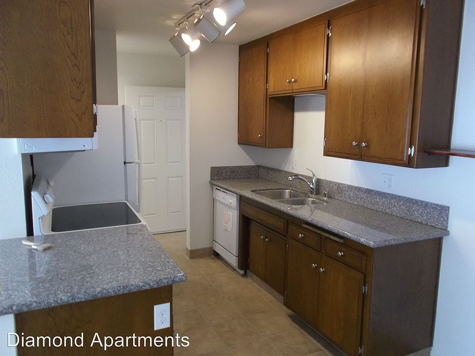 1st image of 4721 Lamont St APT 03