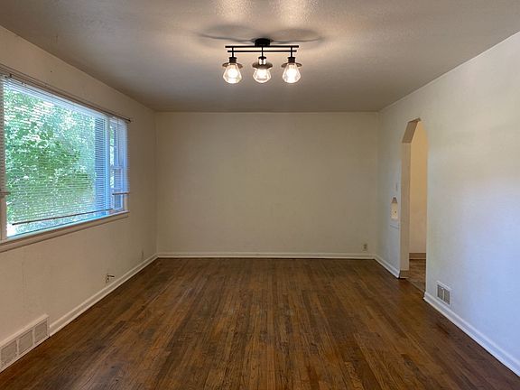 4th image of 214 E Pitkin St