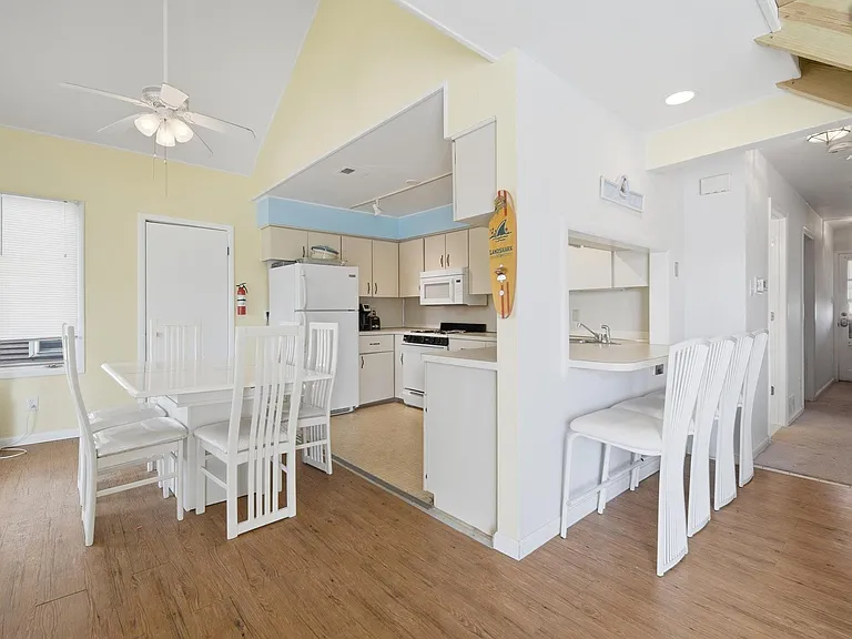 205 North St #10 — Photo 11