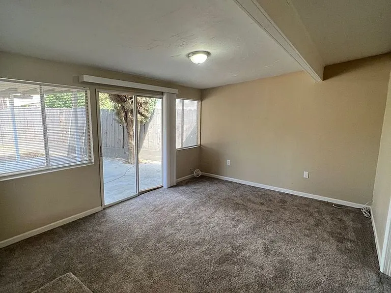 210 Irene St — Photo 10