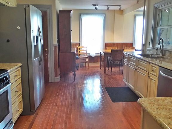 3rd image of 112 Atlantic Ave