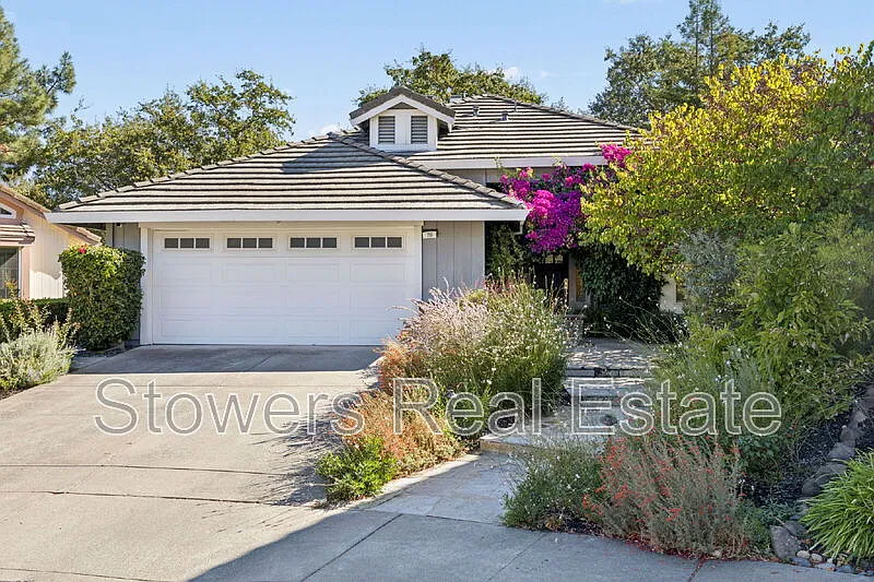 3 bed, 2.0 bath, 1748 sqft, $4,800 — Photo 1