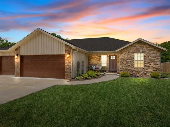 435 E Logan Street, Willard, MO 65781