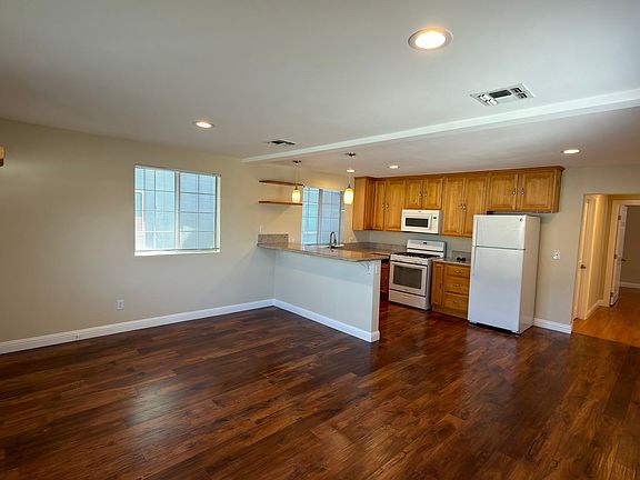 2nd image of 2616-2618 Cullen St #2616