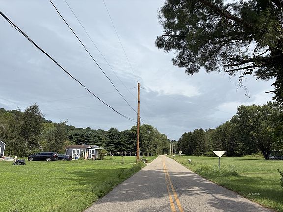 5th image of 32755 Dexter Rd