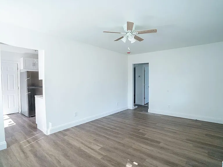5808 Avenue O #5808 — Photo 7