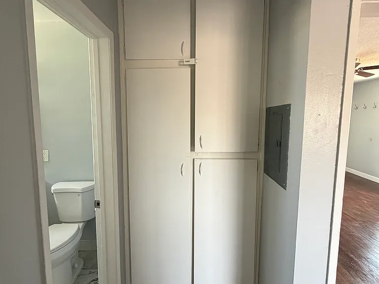 274 E 47th St #4 — Photo 10