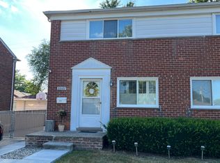 22121 Marter Rd, Saint Clair Shores, MI 48080