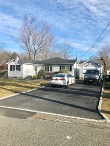 2393 Louis Kossuth Ave, Ronkonkoma, NY, 11779