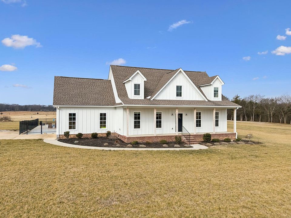1st image of 221 Jack Pickle Rd