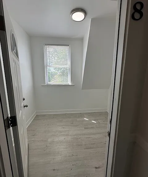 2700 Roslyn Ave #8 — Photo 3