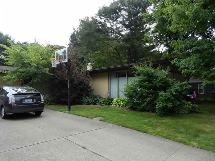 1st image of 2565 Armstrong Dr