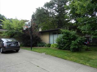 2565 Armstrong Dr, Wooster, OH 44691