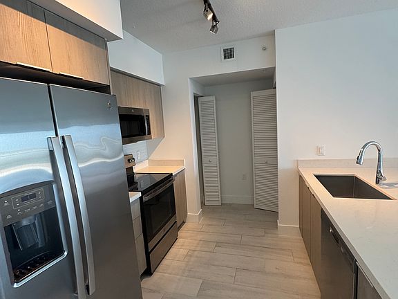 2nd image of 602 E Dania Beach Blvd #918