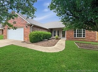 801 Juniper Rd, Okmulgee, OK 74447