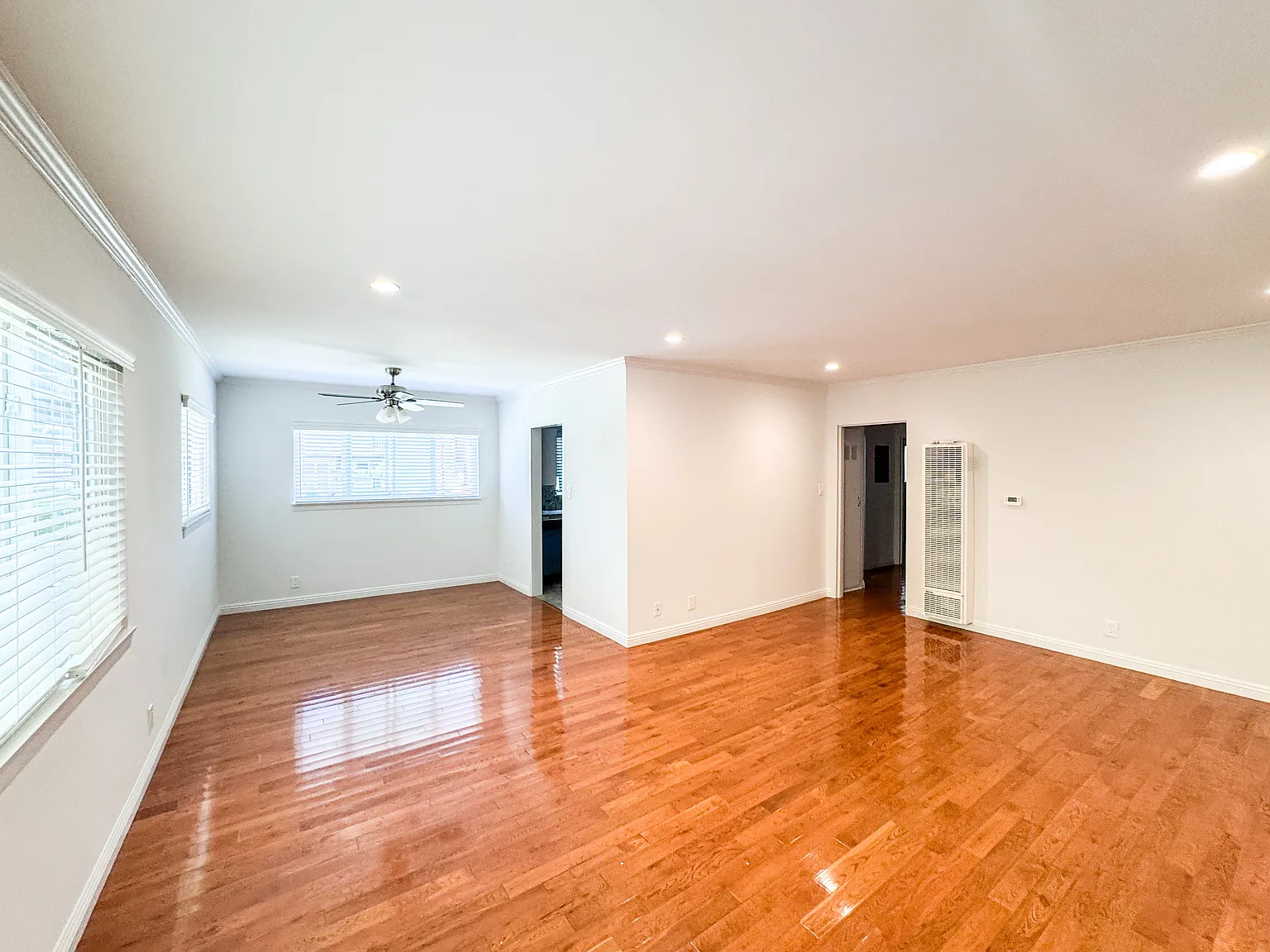 2 bed, 850 sqft, $3,700 — Photo 1